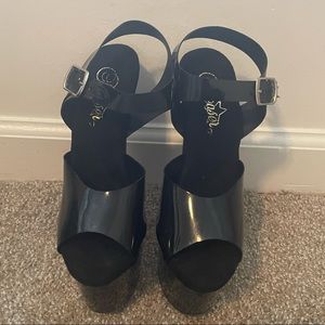 7 inch Black Buckle-up Pleaser Heel platform stilettos